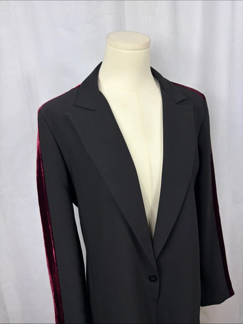 Amanda Uprichard Kensington‎ Blazer Black/Burgundy Velvet Tuxedo Stripe.
